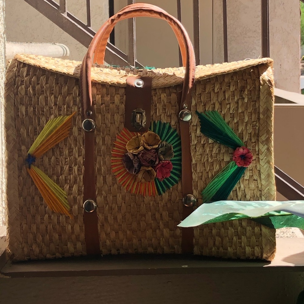 Hand Crafted Straw Bag : Made in Mexico